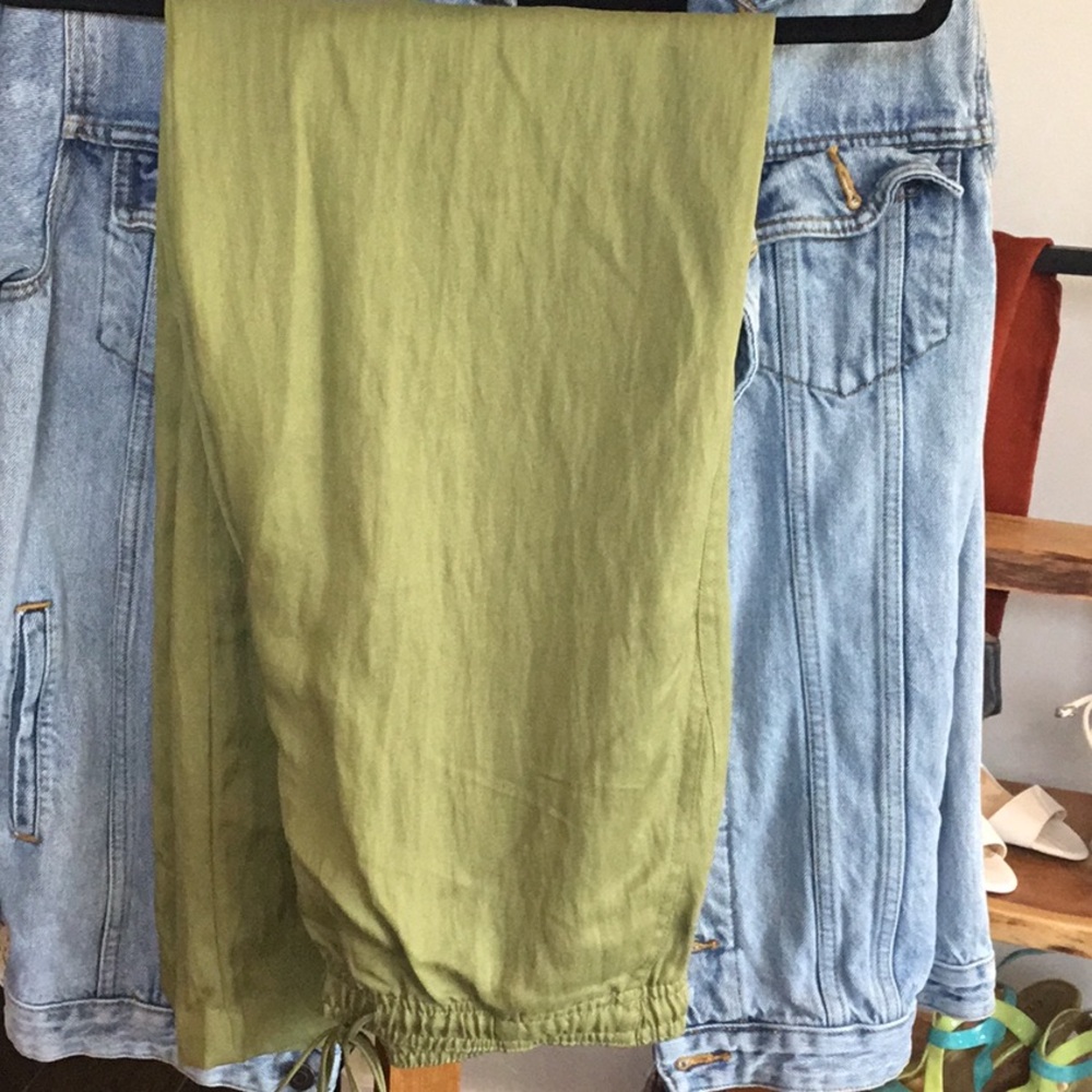 Zara Green Pants size M❤️ too small for me 🙃